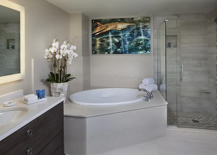Opal Sands Resort 4*