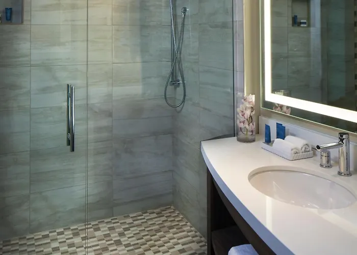 Opal Sands Resort 4*